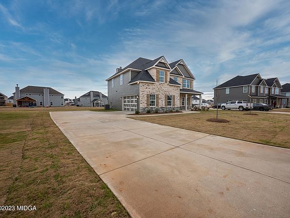 5th image of 416 Cambrian Dr
