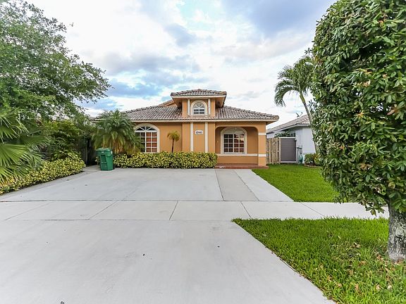 2nd image of 12661 NW 99th Pl