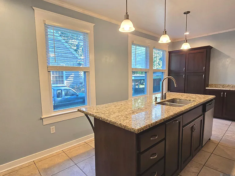 345 Richland Ave — Photo 6