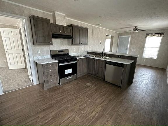 3rd image of 218 Cardinal Ln #218