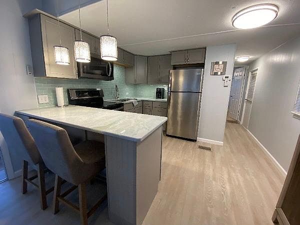 1st image of 732 Carefree St