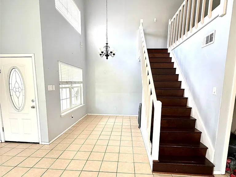 7402 Alegria Dr — Photo 6