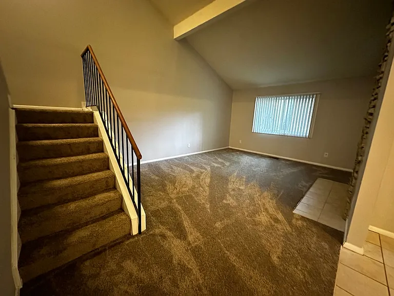 Coventry Court West Apartments — Photo 102