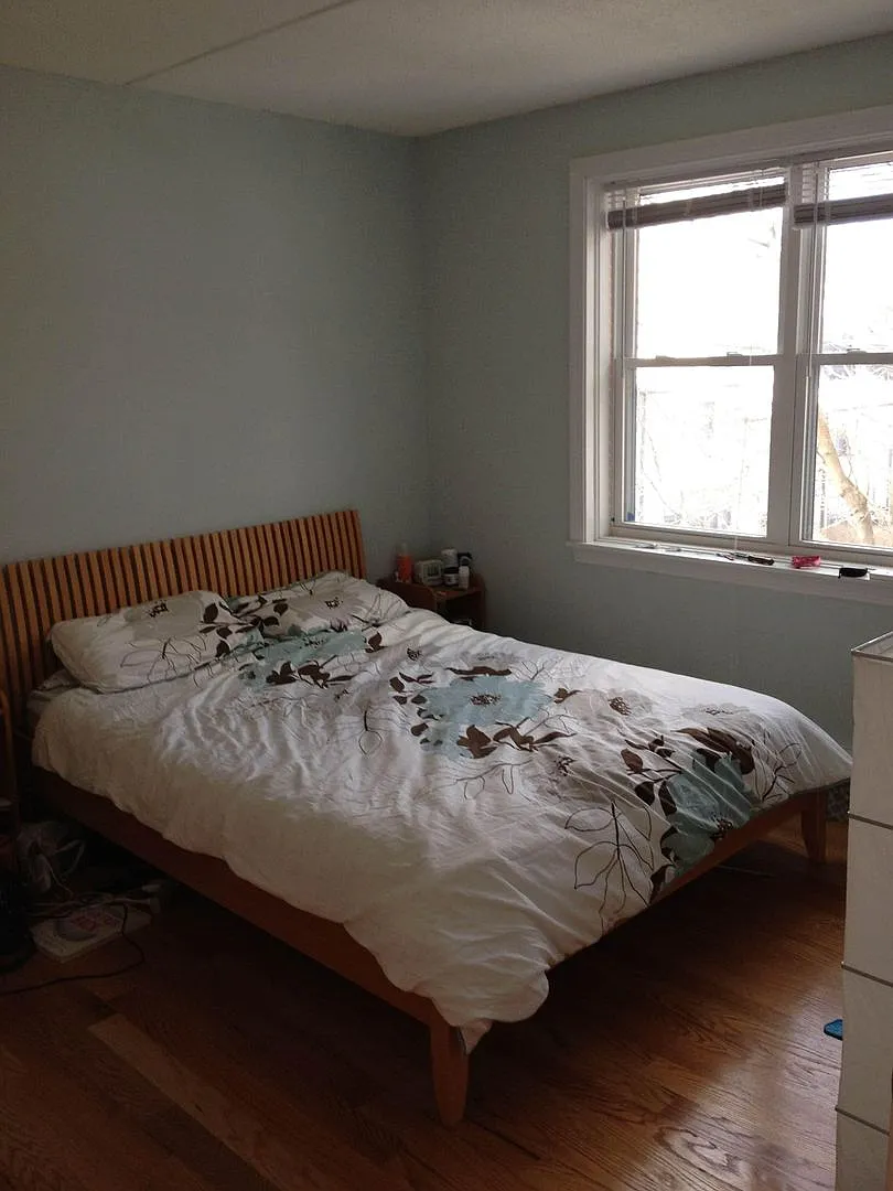Great 2 Bedroom 1 Bath Close to the Green Line — Photo 2