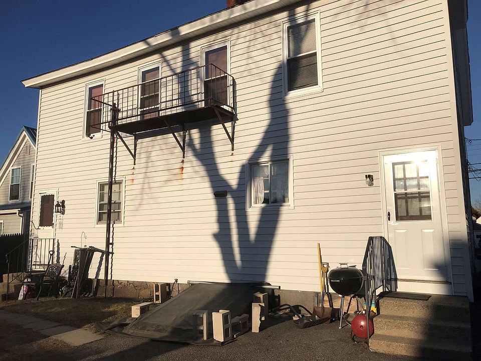 2nd image of 91 Ash St
