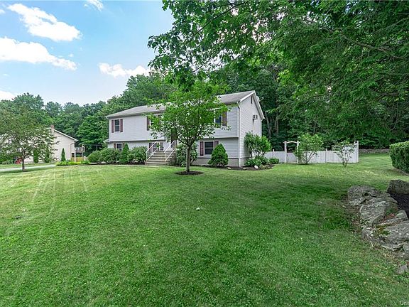 2nd image of 12 Heather Ln