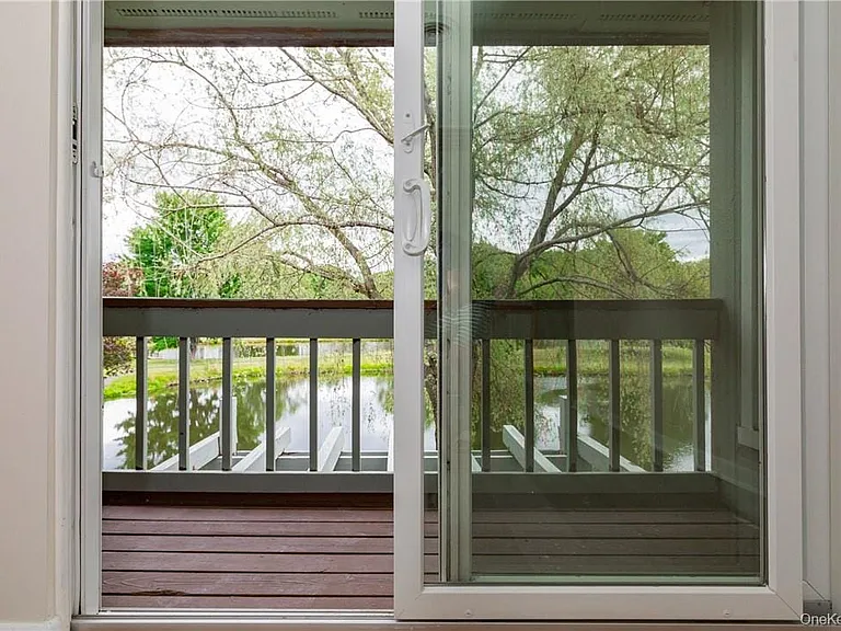 21 Pond Dr W — Photo 16