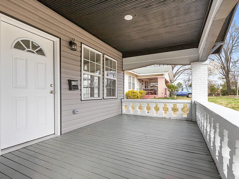 1730 Damon St — Photo 2