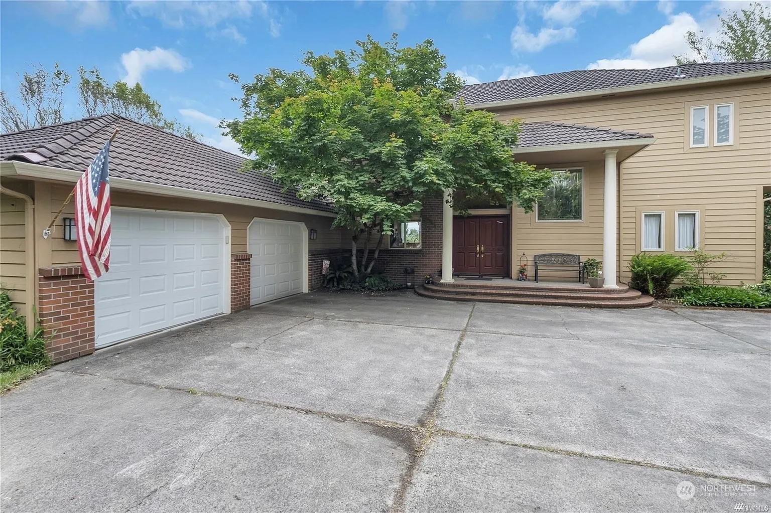 13109 Sunridge Way E photo 1