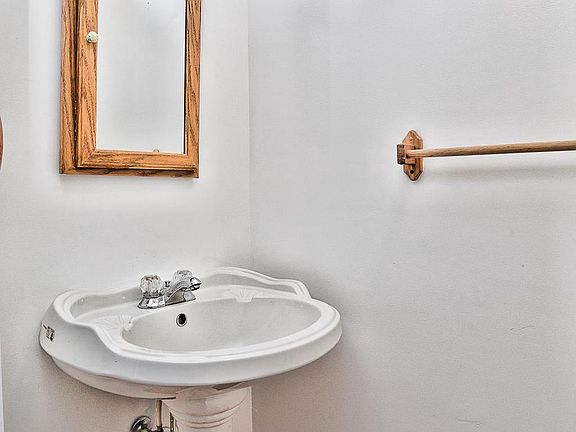 5th image of 8067 Horseshoe Cottage Cir