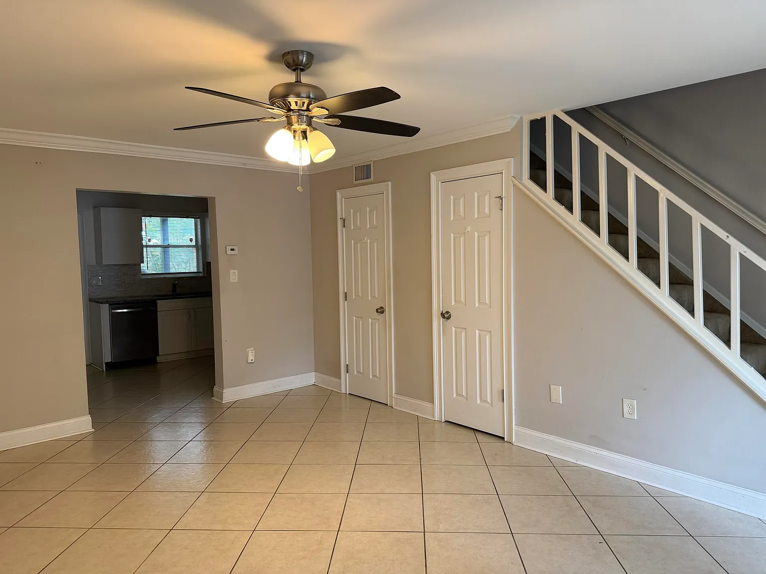 2 bed, 2.5 bath, 1120 sqft, $1,700 — Photo 3