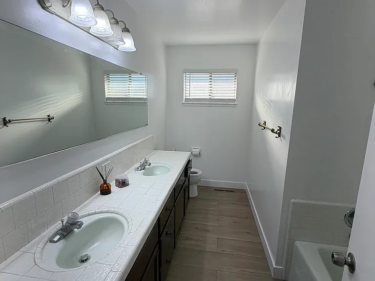 6620 N Sierra Vista Ave — Photo 8