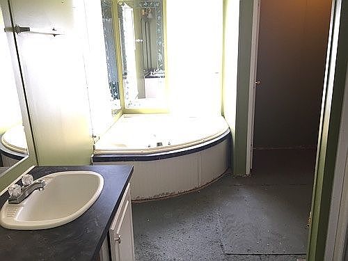 3rd image of 223 Big Country Dr