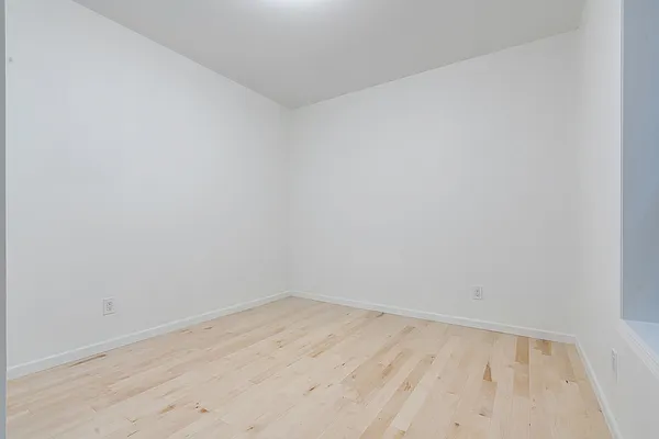 Rented by Anchor Associates | media 11