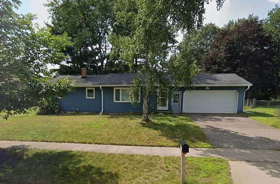 3214 Phoenix Ave