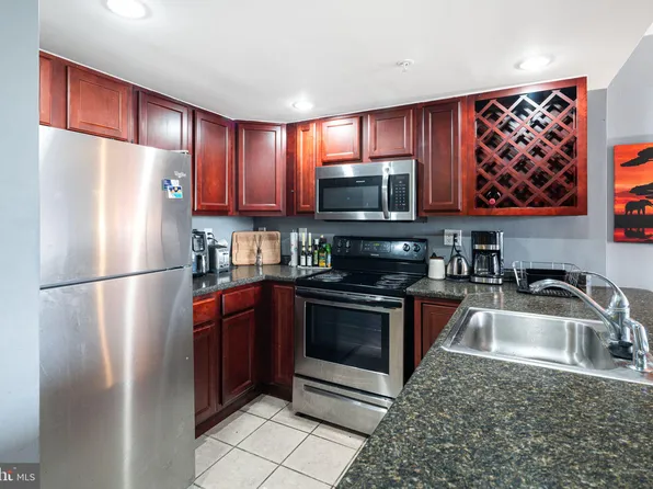 2001 Hamilton St APT 1121, Philadelphia, PA 19130