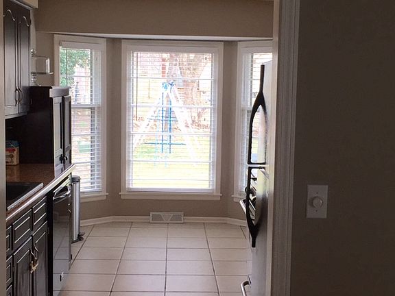4th image of 516 NW Beau Cir