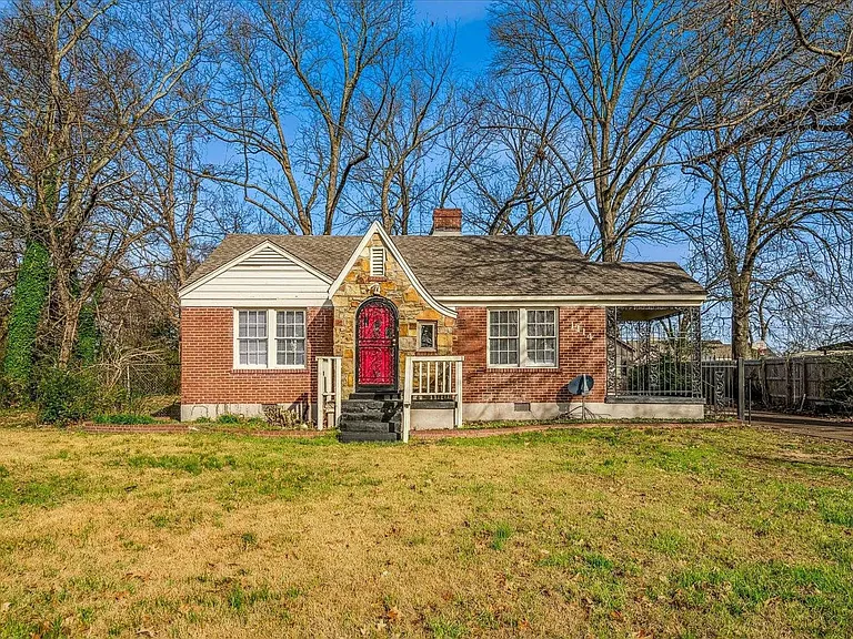 Screenshot 2026-07-15 at 09-40-55 1114 Brownlee Rd Memphis TN 38116 MLS #10212582 Zillow_07152026