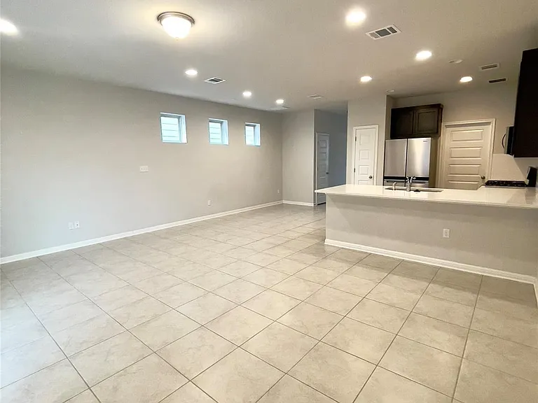 1725 Fountain Bridge Dr — Photo 17