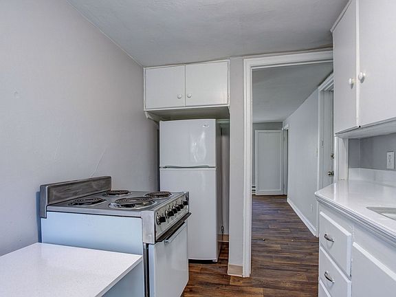 4th image of 2716 SW Custer St #7