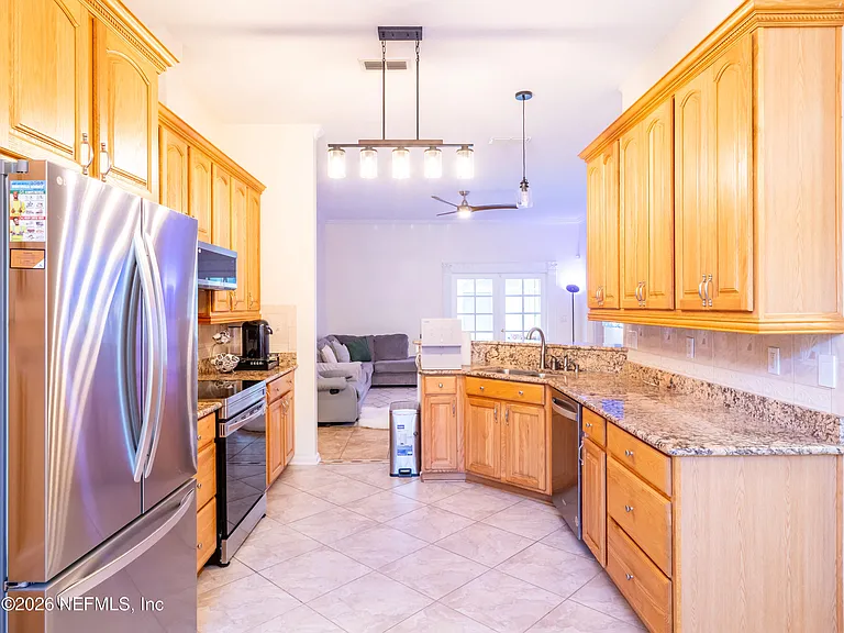2704 Coachman Lakes Dr — Photo 12
