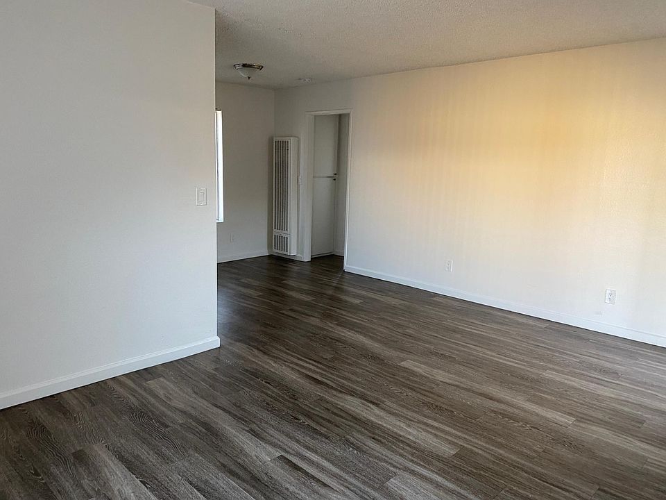Livingroom and dining room