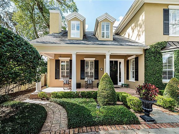 3rd image of 2051 Versailles Ave