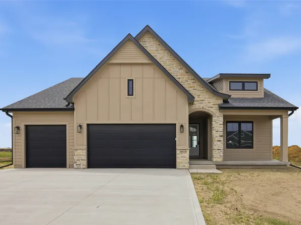 1610 NW Parkside Ln, Waukee, IA 50263