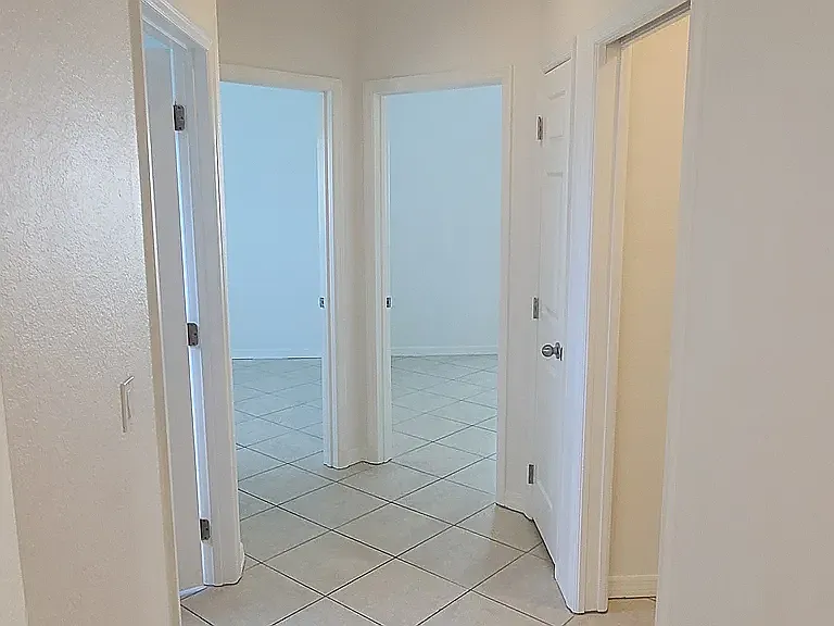 4446 Putnam Ave — Photo 22