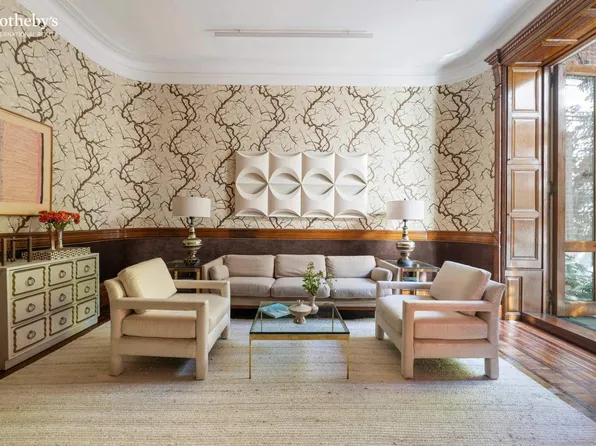 138 West 82nd Street image 9 of 39