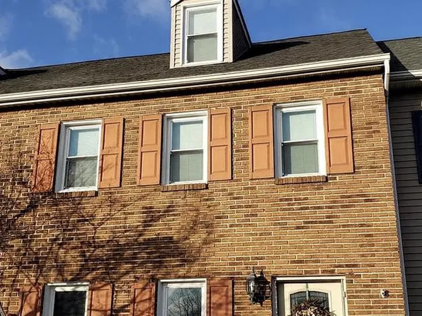 259 Heatherwood Dr, Ephrata, PA 17522