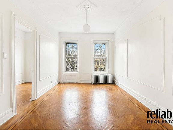 3rd image of 529 Decatur St #1