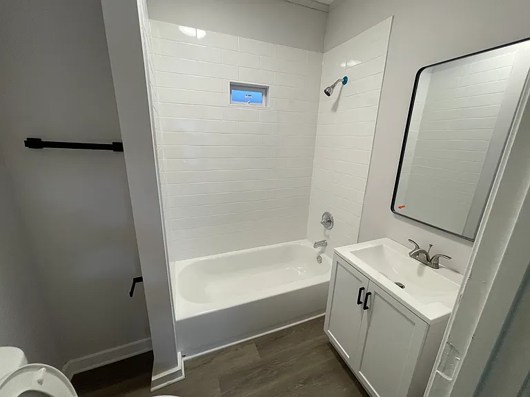 717 Monroe Ave — Photo 2