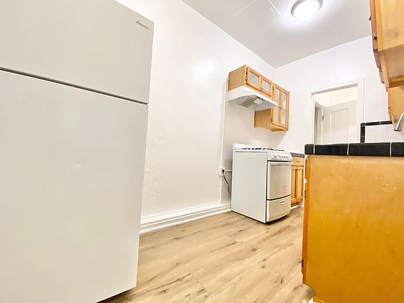 3rd image of 706 S Normandie Ave #401A