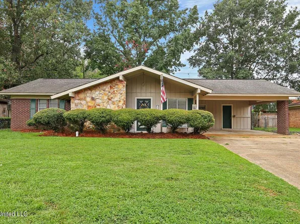 2813 Pine Circle Dr, Pearl, MS 39208