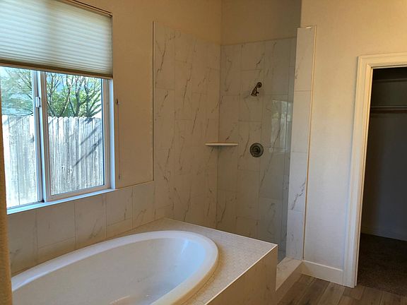 5th image of 808 Donau Ct