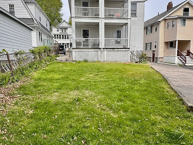 19 Burton St #2 — Photo 19