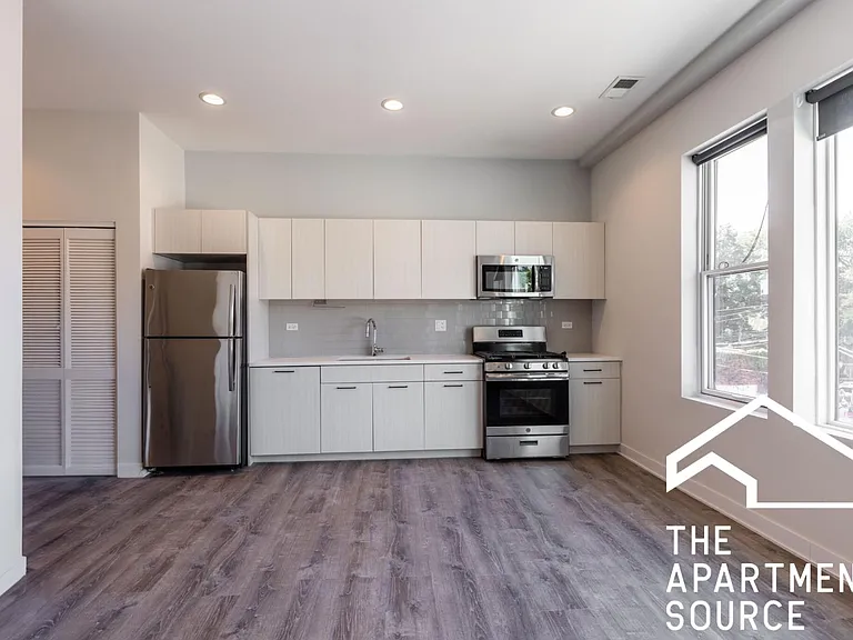 2247 W Lawrence Ave #3 — Photo 8