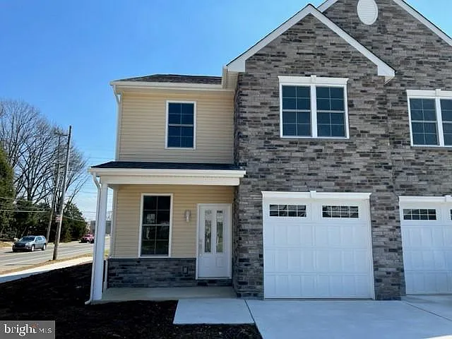 13499 Damar Dr — Photo 22