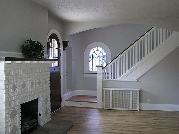 2nd image of 1051 Academy Ave