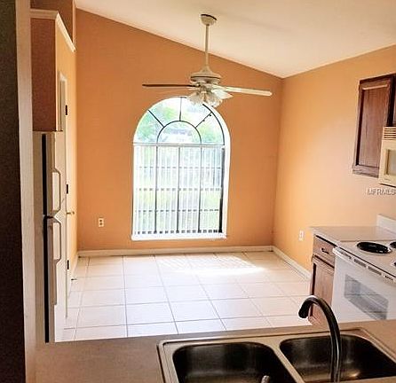 4th image of 774 Country Woods Cir