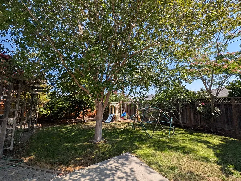 639 Azevedo Ct — Photo 50