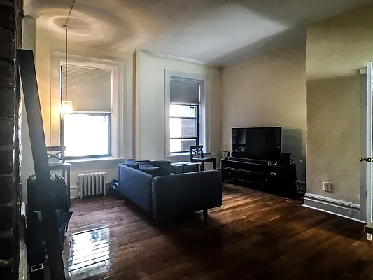 Rented by Sheila M Apfel, LREB | media 34