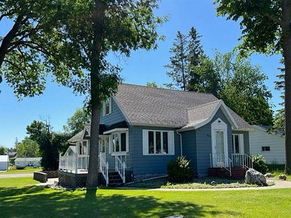 3rd image of 406 2nd Ave S