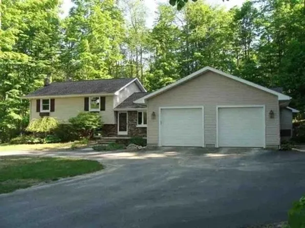 9500 Nelson Road, East Jordan, MI 49727