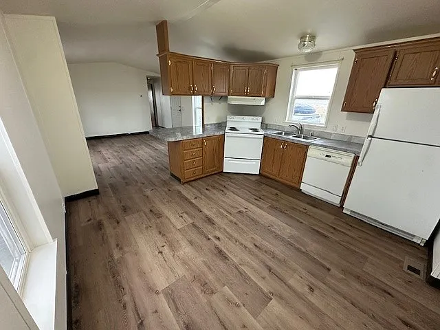 ME Road L Mobile Home - 1 — Photo 3
