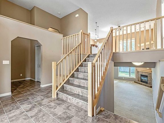 5th image of 315 Willow Ridge Way SW