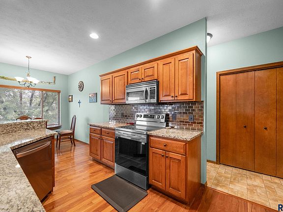 4th image of 2317 S Katie Ave