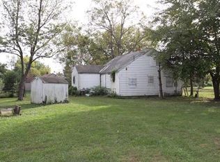 4905 Phelps Rd, Kansas City, MO 64136