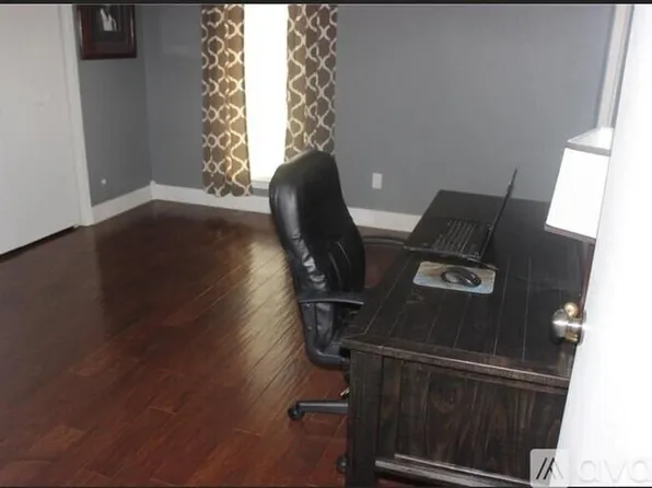 549 Sharp Dr, Desoto, TX 75115